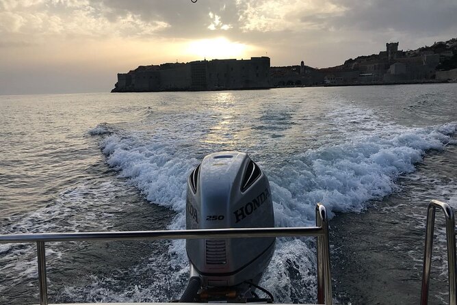 Private Speedboat Guided Tour: Explore the best of Dubrovnik Islands - Drinks, equipment, and the costs to watch
