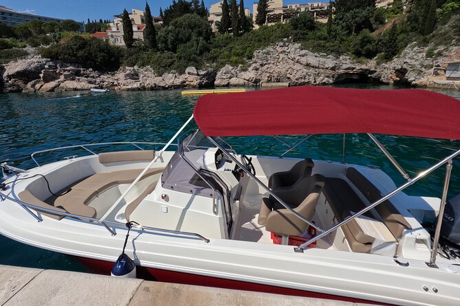 Private Speedboat Tour- Blue cave, sandy beaches and snorkelling - Why the Blue Cave is the main event