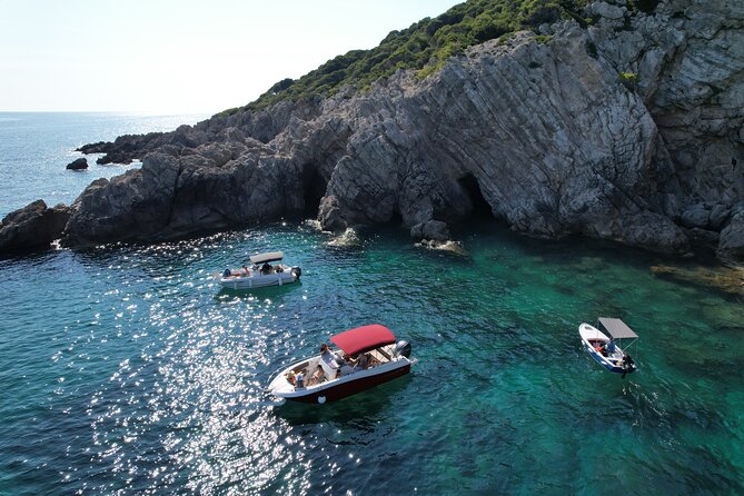 Private Speedboat Tour- Blue cave, sandy beaches and snorkelling - Mljet turns it into a longer island day