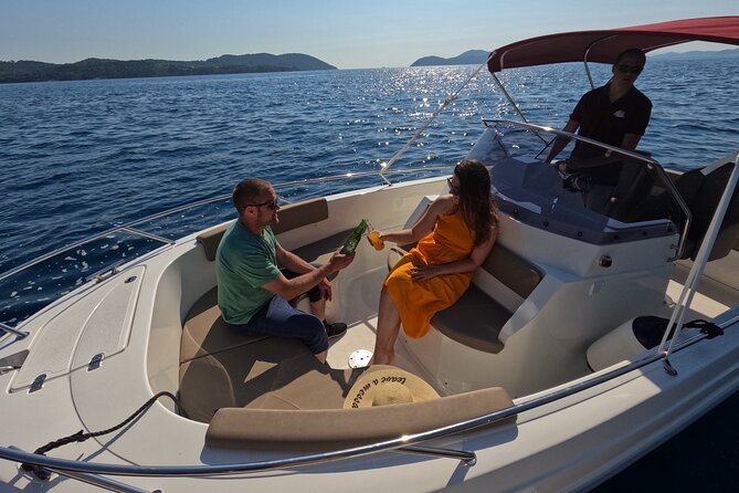 Private Speedboat Tour- Blue cave, sandy beaches and snorkelling - Lopud combines a walk with a sandy beach