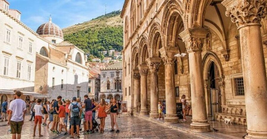 Private Tour: Dubrovnik Highlights Walking Tour - Onofrio’s Fountain and its carved faces
