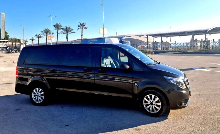 Private tour from Split to Dubrovnik via Mostar - A private ride for up to eight people