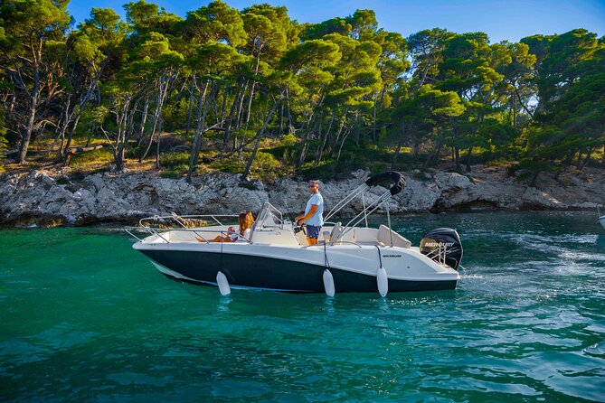 Private Tour: Wine & Sunset Experience at boat - Practical details that affect the evening
