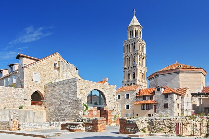 Private Transfer from Dubrovnik to Split with 2 hours for sightseeing - Rizman Winery: the strongest scenic stop