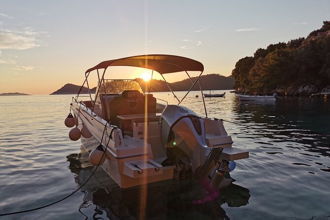 Rent a luxury speed boat for great fun on this Elaphiti Islands tour - What the skipper adds to the day