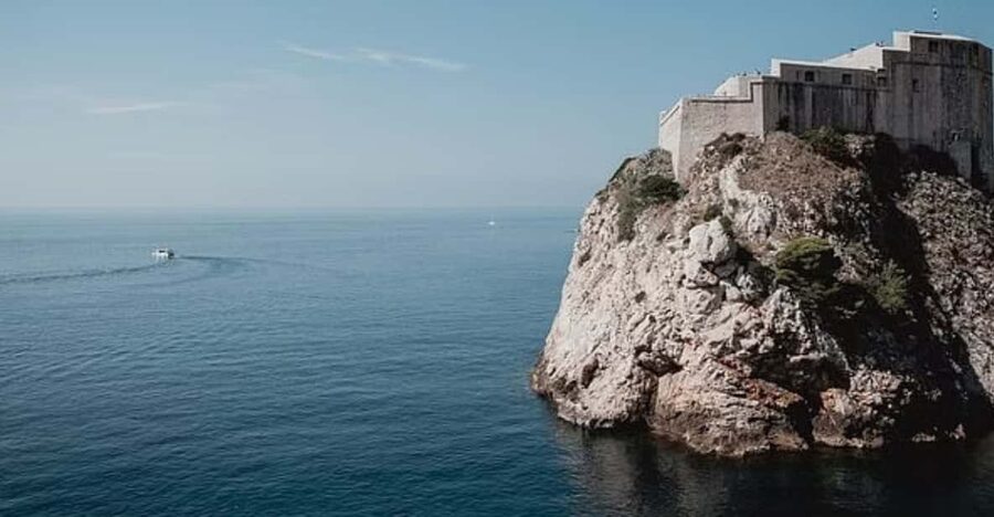 Sightseeing Boat Cruise in Old Town of Dubrovnik - Seeing Dubrovnik’s walls from the Adriatic