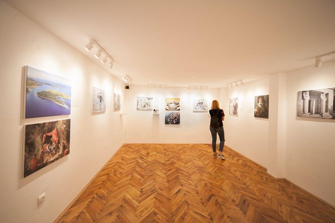 Skip the Line: Love Stories Museum Admission Ticket - A small museum with a big romantic idea
