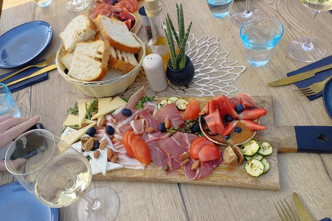 Slurp of Grk Korcula Wine Tour | Wine Tasting in Lumbarda - A short vineyard walk in Lumbarda