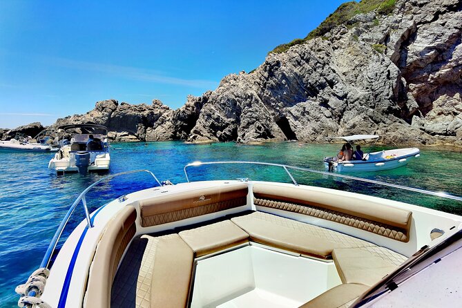 Speedboat Atlantic Marine 750, 4 or 8 hours - Who will enjoy this boat day most?