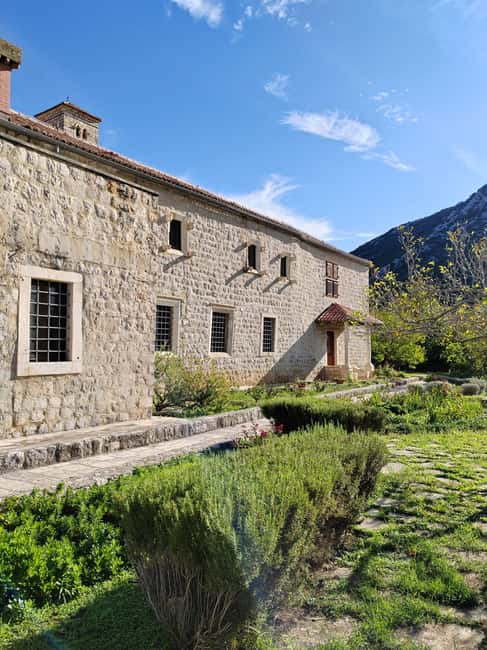 Ston private walking tour with the walls and saltworks visit - Practical advice for a hotter day