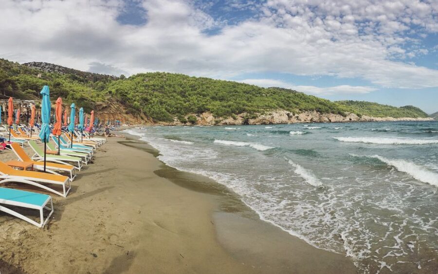Three Island Boat Tour With Lunch - Sipan: a quieter hour between swims