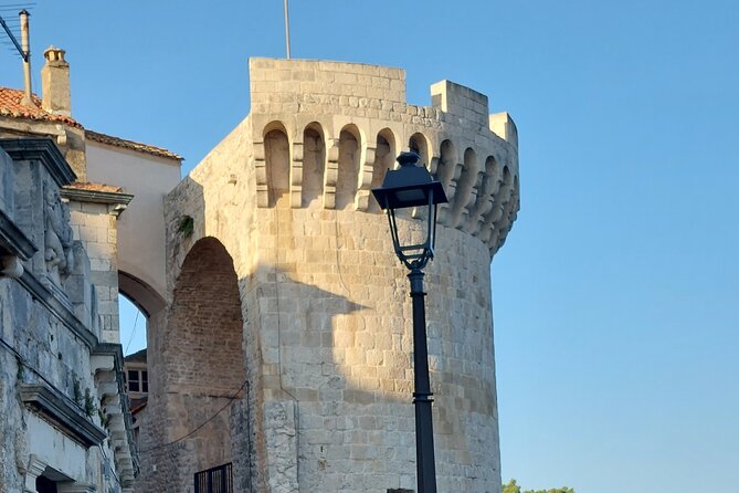 Walking Tour in old town Korcula 1 Hour - Why the private format matters