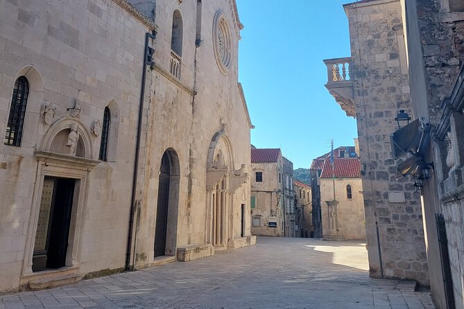 Walking Tour in old town Korcula 1 Hour - Korčula’s stonemason tradition and palaces